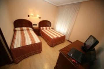 Hostal Ana Belen มาดริด ภายนอก รูปภาพ